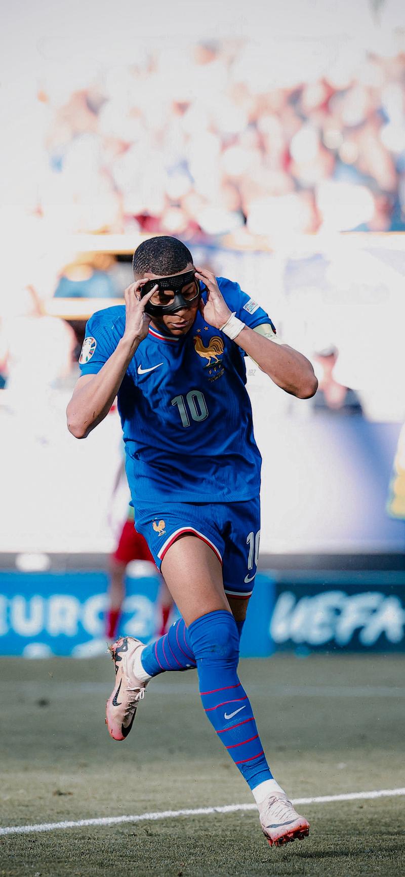 斯洛特：客战曼城是整个赛季最难的比赛之一，我们已做好准备（斯洛特：做客曼城堪称本季最艰难的挑战之一，我们已整装待发）