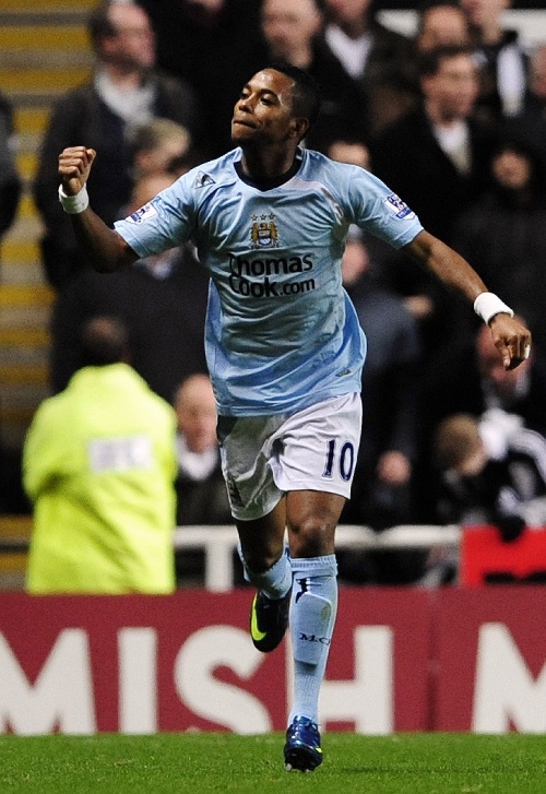 罗马诺：由于铃木彩艳受伤，帕尔马将评估自由市场上的门将（罗马诺：铃木彩艳伤停，帕尔马将从自由市场物色门将）