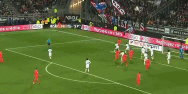 马丁内利：排在榜首没有压力，仅有优秀的球员不代表就会夺冠（马丁内利：领跑榜首无压力，光有好球员并不等于能夺冠）