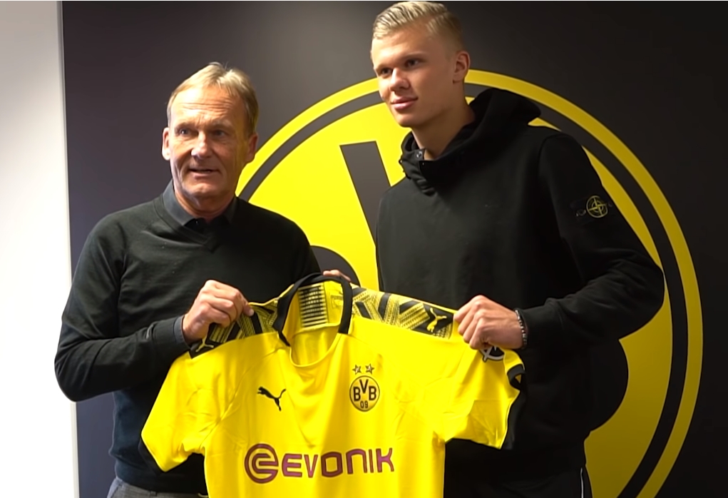 意甲半场：穆哈雷莫维奇传射，萨索洛暂2-1佛罗伦萨（意甲半场：穆哈雷莫维奇一传一射，萨索洛暂以2-1领先佛罗伦萨）