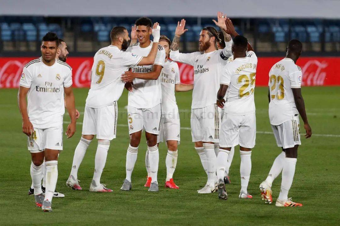 泰国武里南联队外援成本低，中超球队需节流实现收支平衡。（武里南联外援投入低，中超俱乐部需控费实现收支平衡）