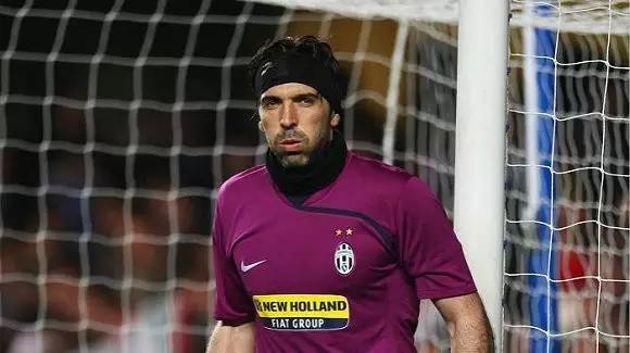 马德兴：邵佳一教练组土洋结合更受青睐，他的海外人脉有帮助（马德兴：邵佳一教练团队中外合璧更吃香，海外人脉加持）