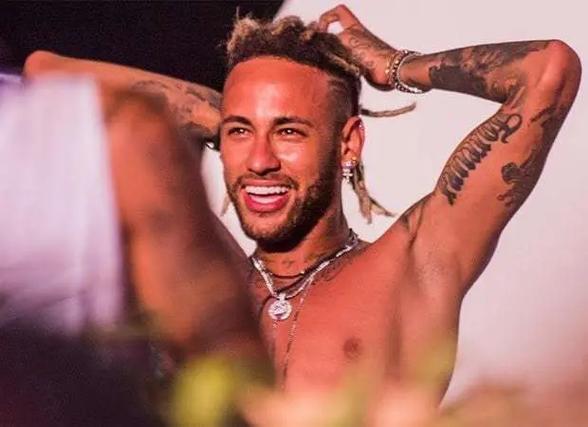 国际米兰和利物浦管理层举行欧足联午餐会（欧足联午宴：国际米兰与利物浦高层会晤）