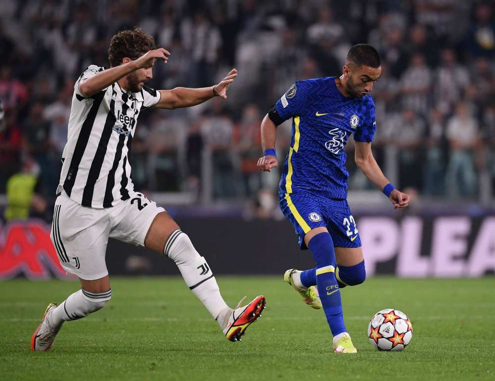 无缘升级向球迷跪拜道歉，水原三星主帅卞成焕赛后主动辞职（无缘升级后向球迷下跪致歉，水原三星主帅卞成焕赛后请辞）