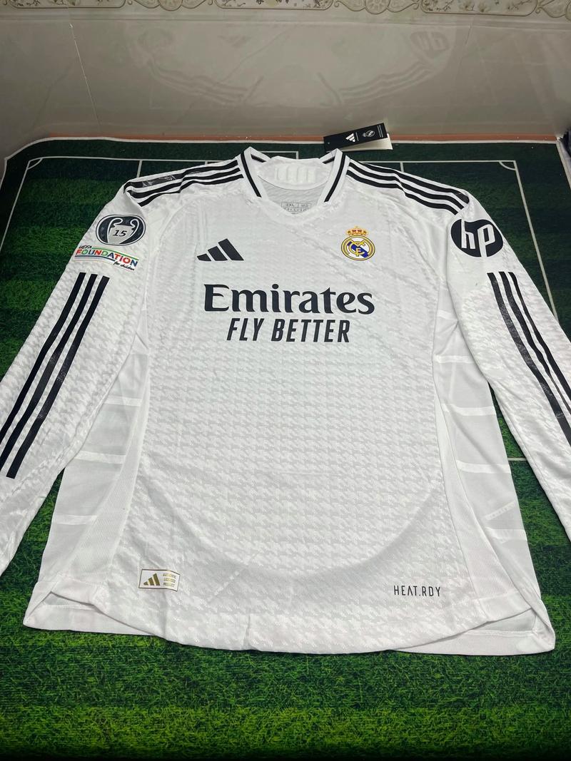 凯恩年度最佳选票：登贝莱第一；图赫尔投凯恩第一、帕尔默第二（年度最佳投票出炉：登贝莱登顶，图赫尔将凯恩列第一、帕尔默第二）