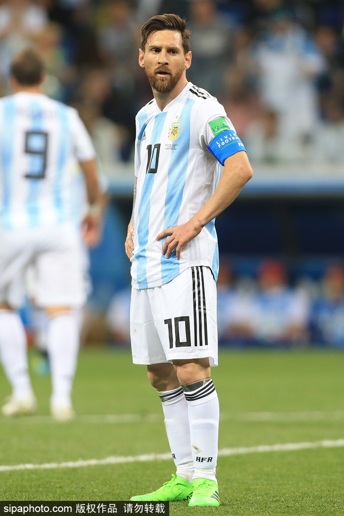 德甲战报：波尔森绝杀，汉堡3-2逆转不莱梅（德甲：波尔森补时绝杀，汉堡3-2逆转不莱梅）