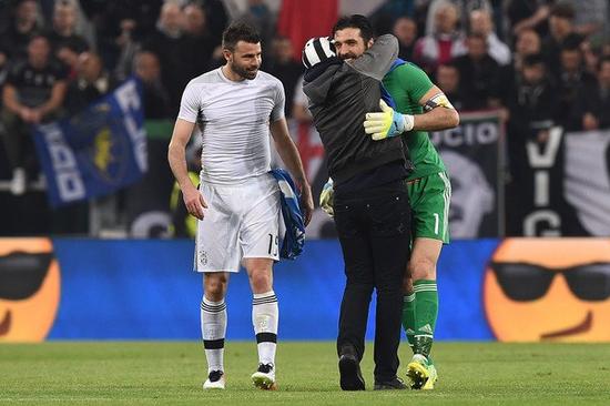 法比奥：我不知道领导有什么计划，但我知道他的计划是完美的（法比奥：我不知领导的具体计划，但我坚信他的安排无懈可击）