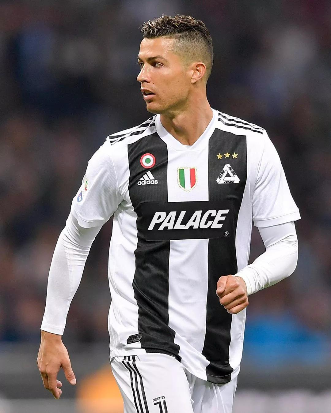 半场战报：都灵2-2比萨，切-亚当斯、乔瓦尼-西蒙尼破门，莫雷奥两球（上半场战况：都灵2-2比萨，切-亚当斯、乔瓦尼-西蒙尼破门，莫雷奥梅开二度）