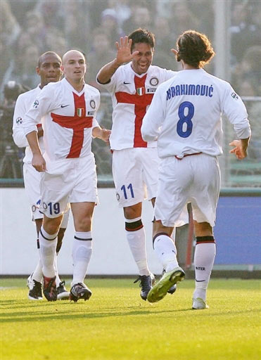 杰伦·布伦森33分率队大胜，助攻数跻身尼克斯队史前18（杰伦·布伦森轰下33分助尼克斯大胜，助攻数跻身队史前18）