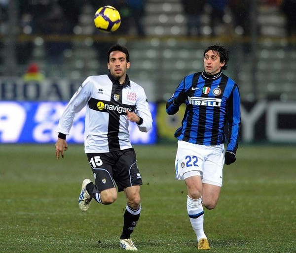 皇家社会迎战吉罗纳：一场关乎生死的西甲保级之战（西甲保级生死战：皇家社会对阵吉罗纳）