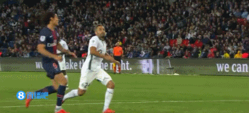 兰杜奇：上半场我们没拉开阵型宽度，踢得有点像一群小鸡