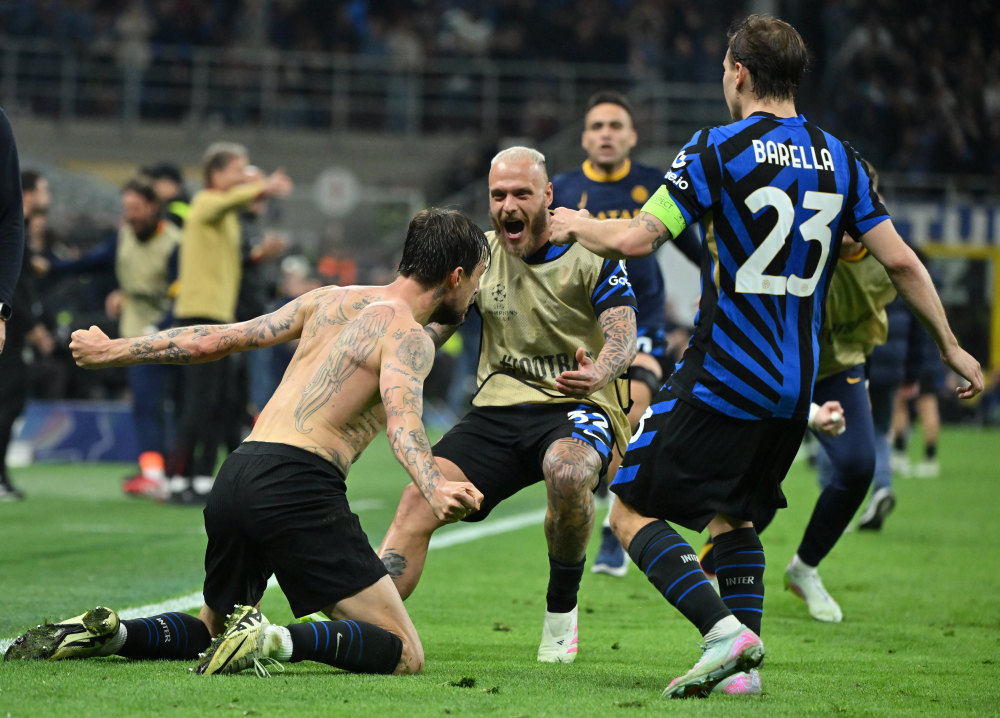 每体：巴萨仍在关注凯恩，等待他和拜仁的最终动向（每体：巴萨仍在追踪凯恩动态，等待他与拜仁最终决定）